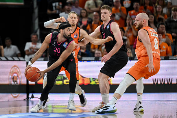 更衣室的心 更衣室的心