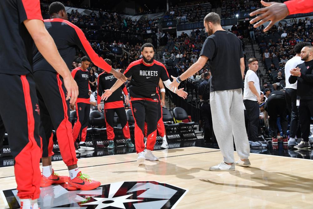 正在经历新 正在经历新