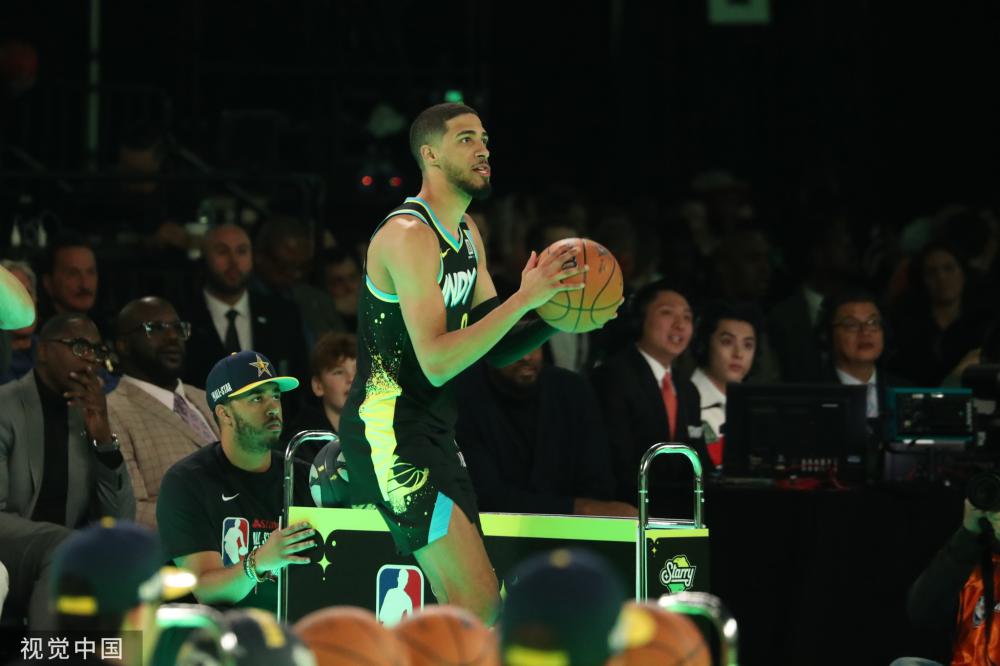 功离不开她 功离不开她