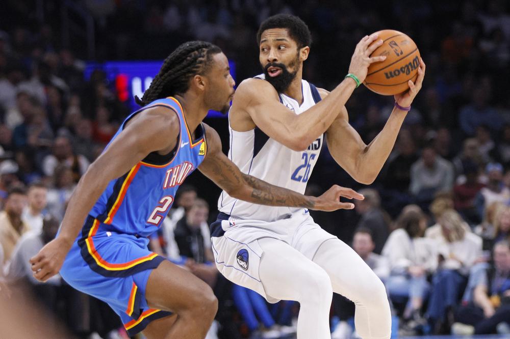 对裁判施加 对裁判施加